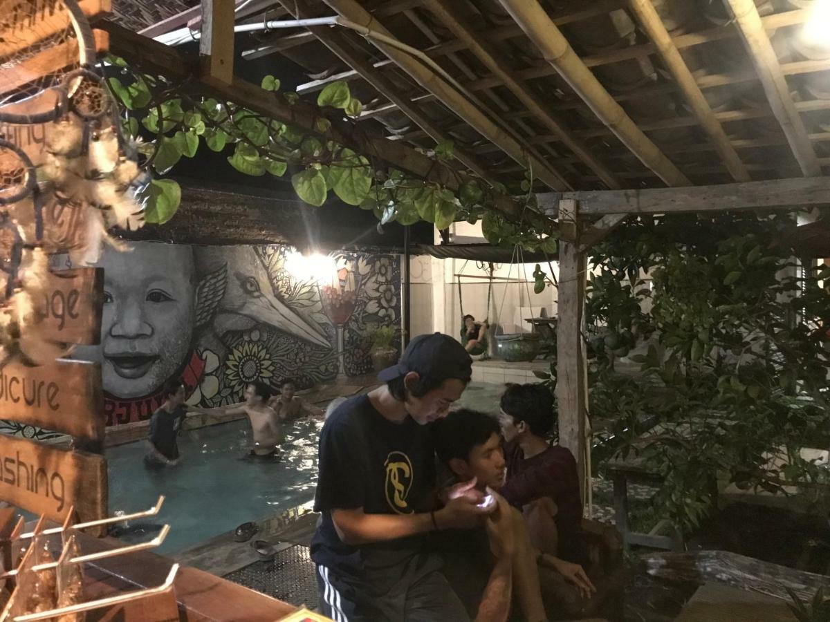 Arjuna Garden Homestay Джок'якарта Екстер'єр фото